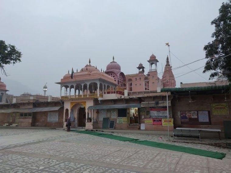 Chamatkar Ji Jain Temple-1